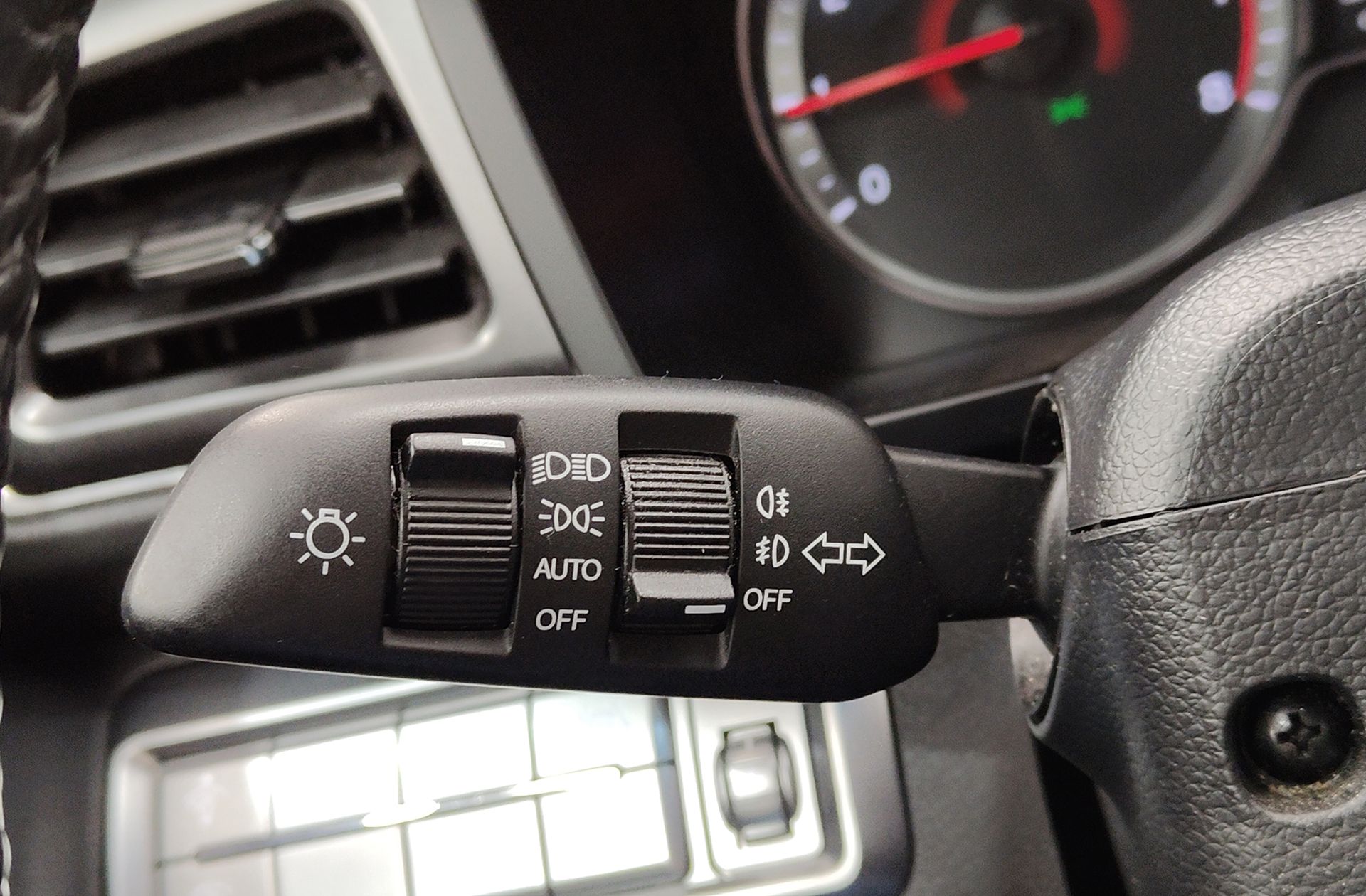 SsangYong Tivoli G12T Urban Plus - foto 24