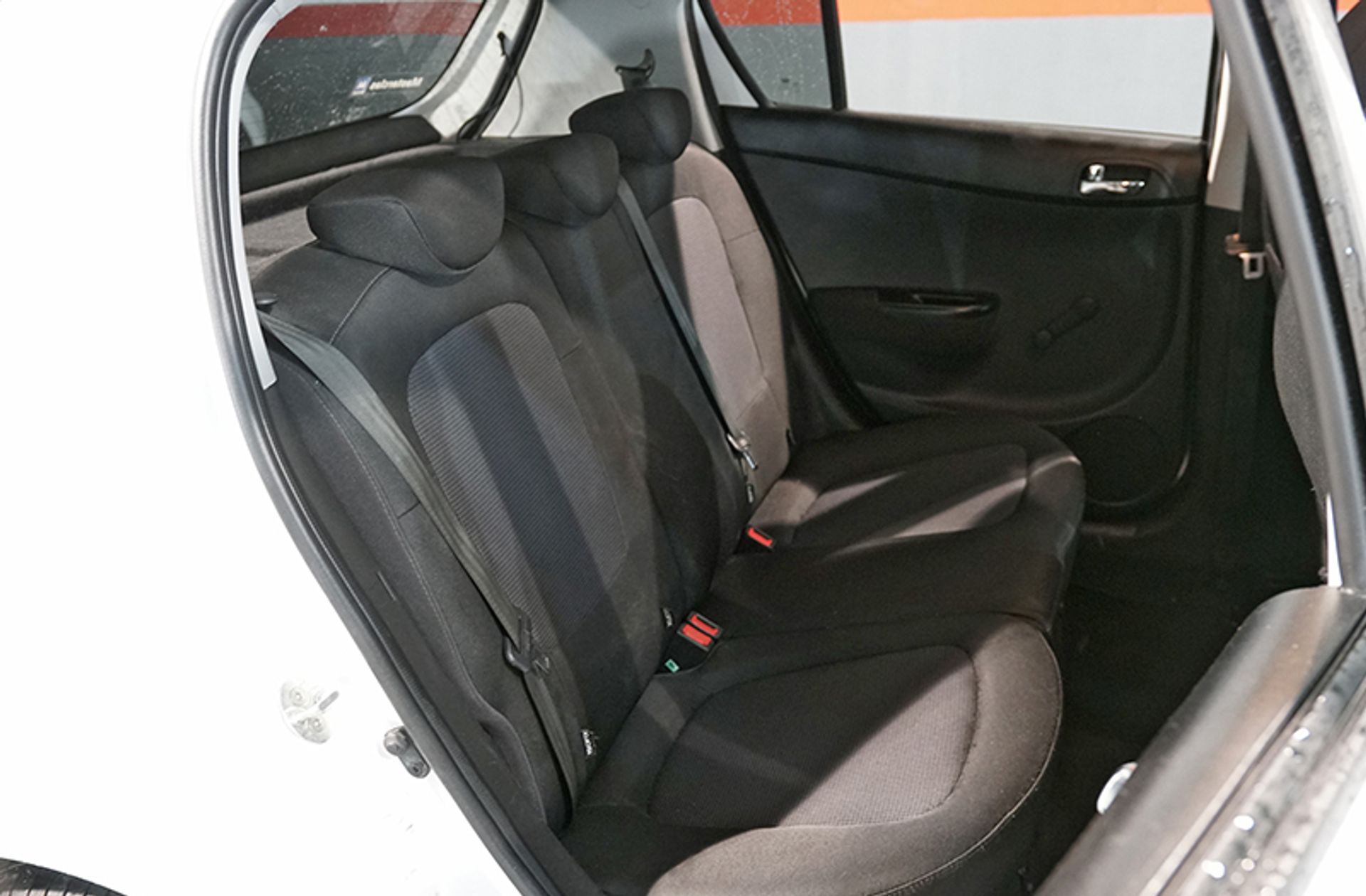 Hyundai i20 1.1 CRDi Go! - foto 14