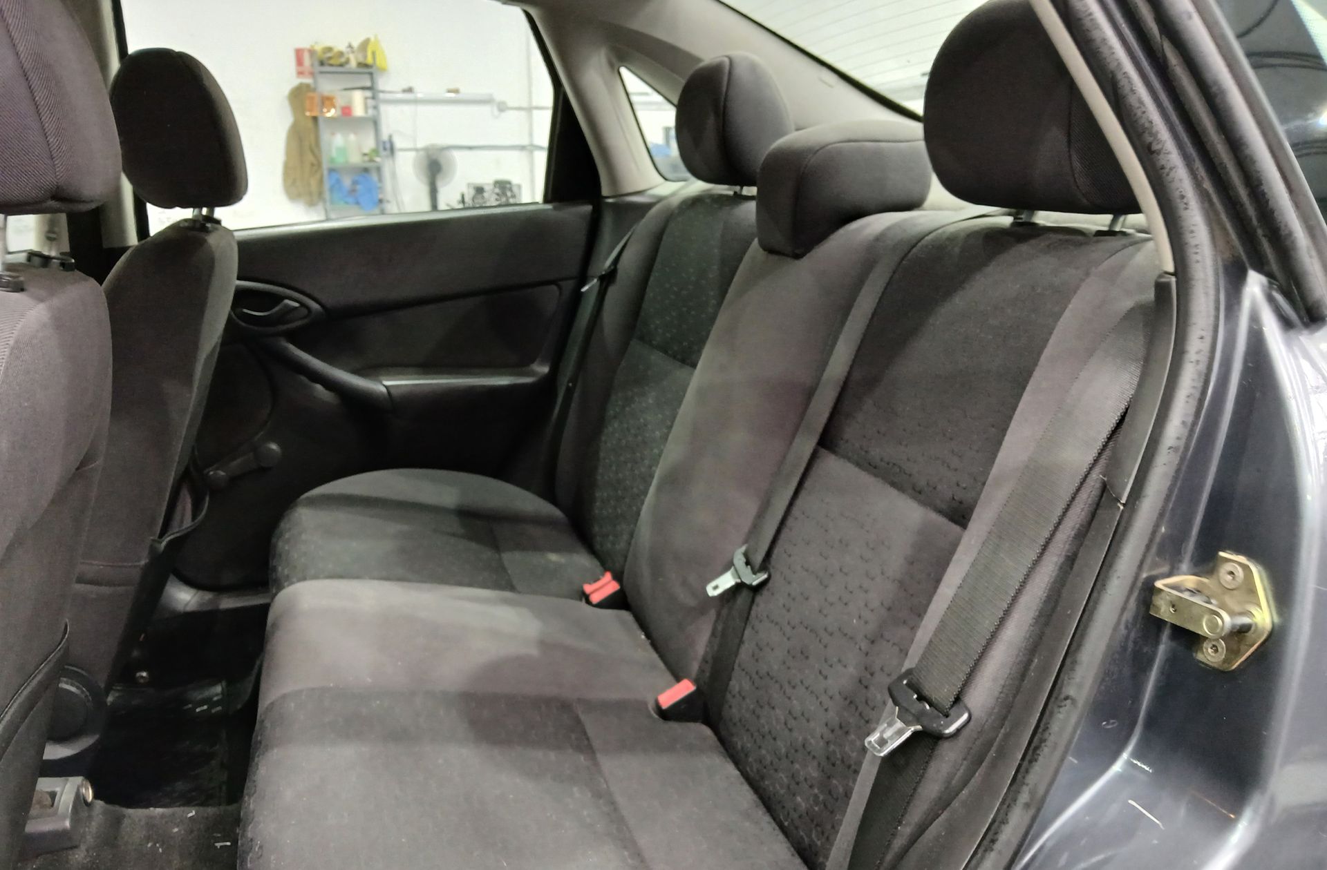 Ford Focus 1.6 Sedan Ghia - foto 9