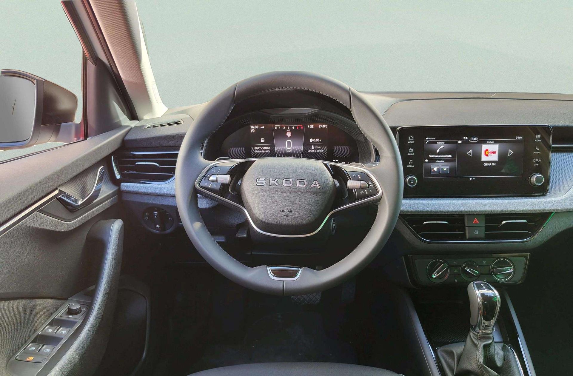 Škoda Kamiq 1.0 TSI Selection DSG - foto 23