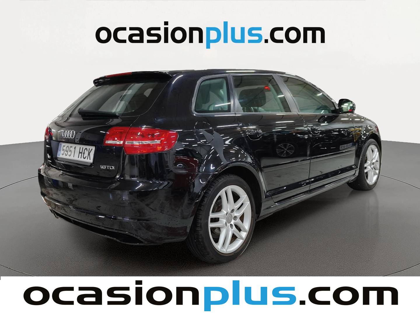 Foto trasera Audi A3 Audi A3 Sportback Attraction 1.6 TDI (105 CV) derecha