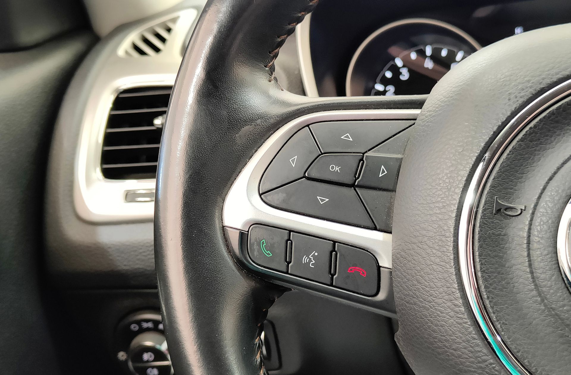 Jeep Compass 1.4 MultiAir Longitude 4x2 - foto 25
