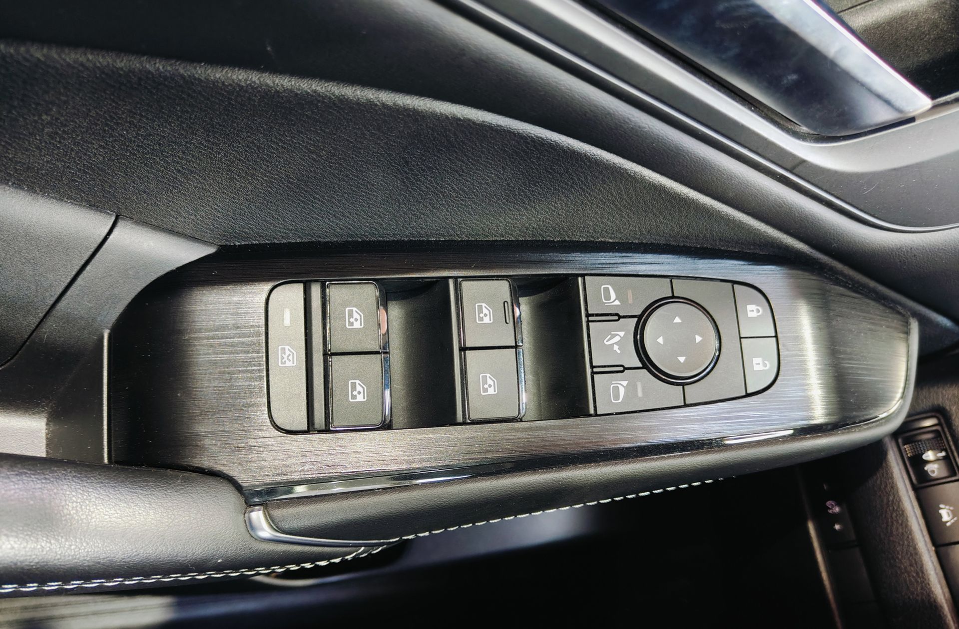Nissan Qashqai E-POWER N-Connecta - foto 31