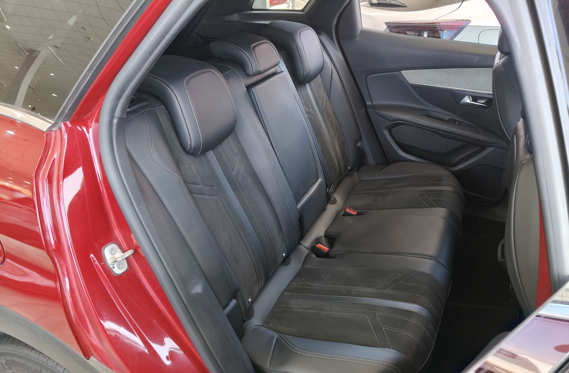 Peugeot 3008 PureTech 130 GT - foto 19