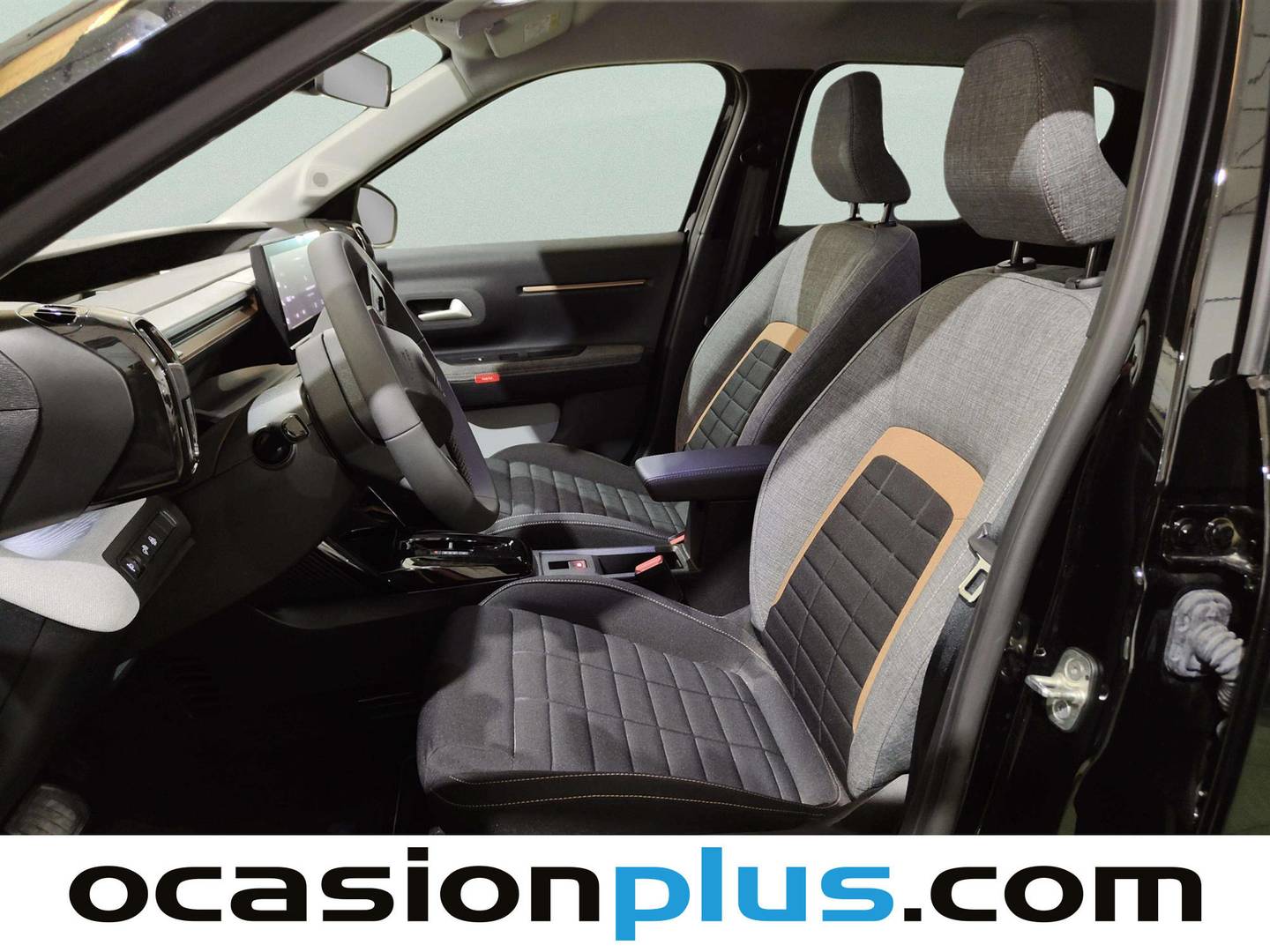 Foto asientos delanteros Citroën C3 Aircross Citroën C3 Aircross Hybrid 145 Plus e-DCS6 (145 CV)