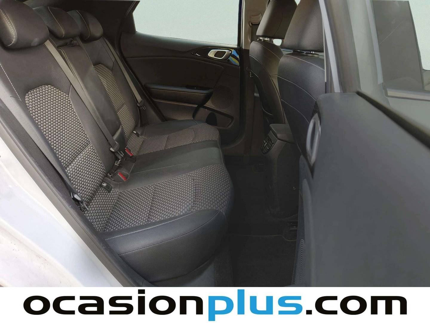 Foto asientos traseros KIA XCeed KIA XCeed 1.5 MHEV iMT Tech (160 CV)