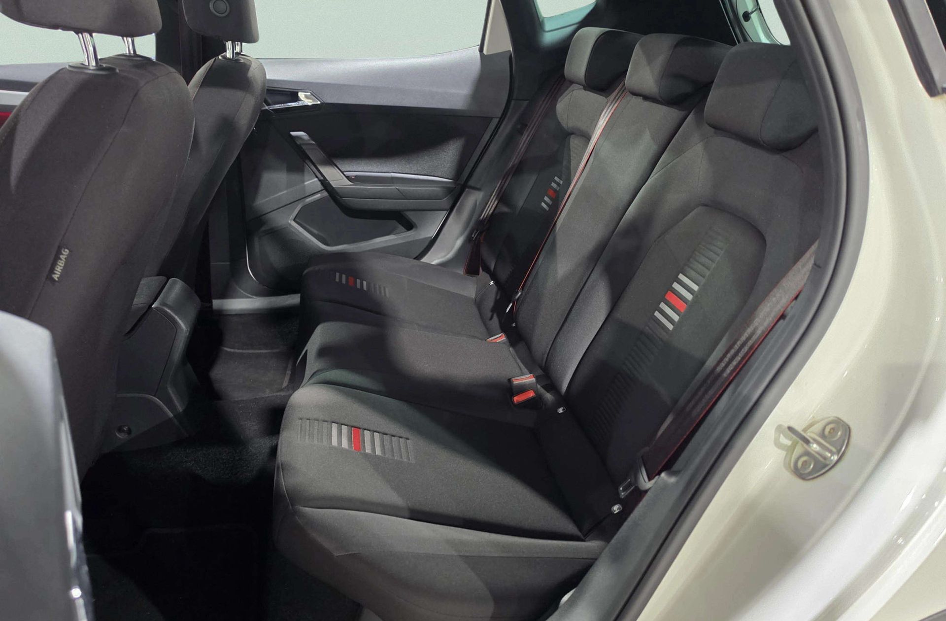SEAT Arona 1.0 TSI Ecomotive FR - foto 12