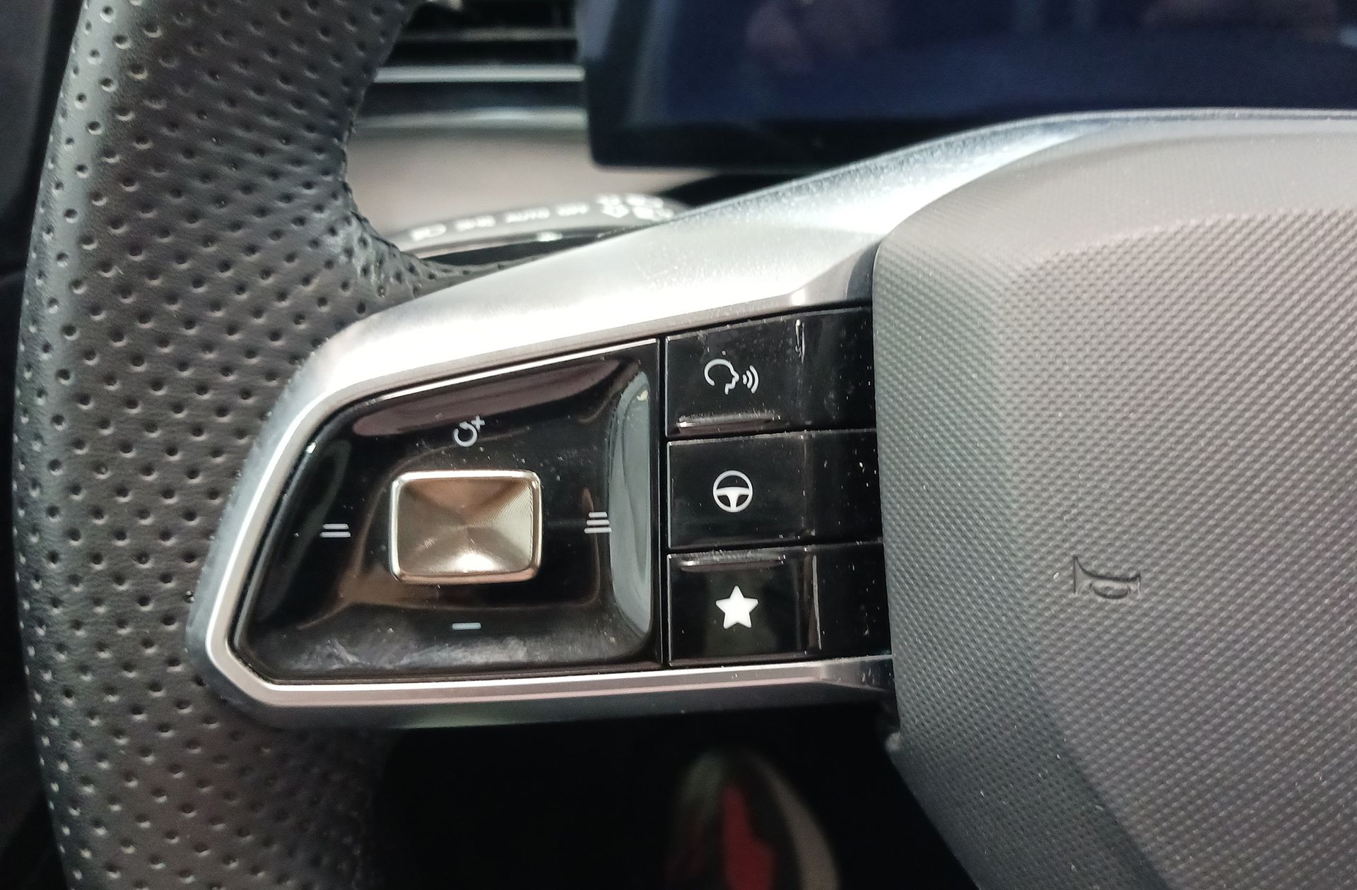 MG HS 1.5T Comfort DCT - foto 26