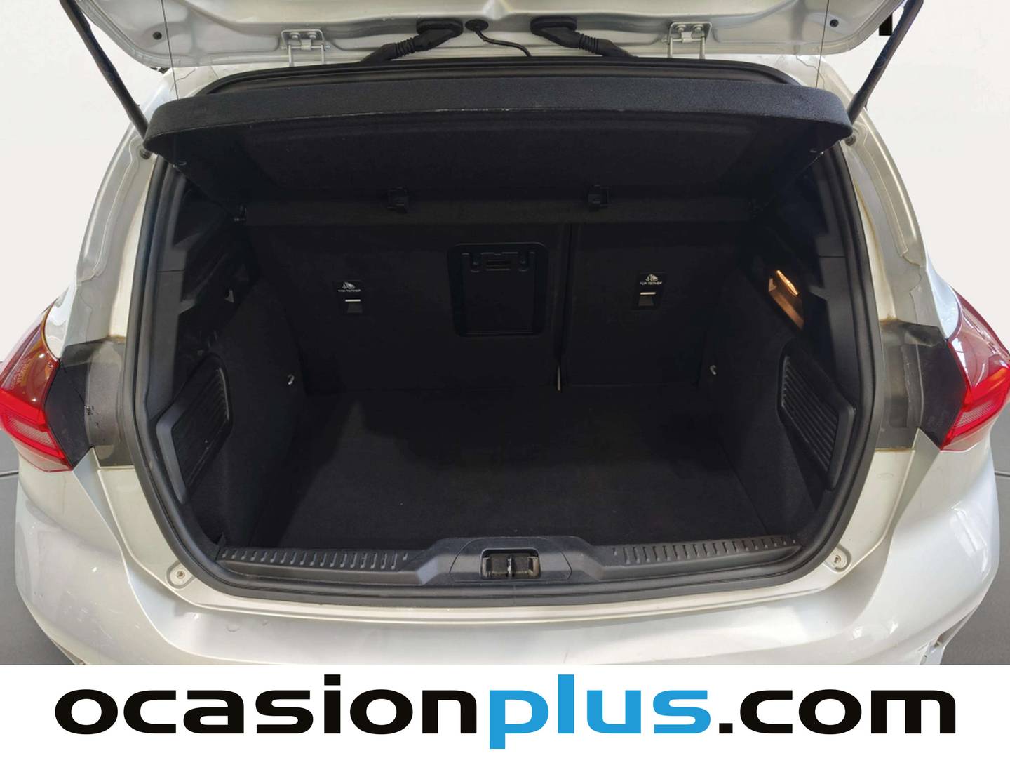 Fotos maletero Ford Focus Ford Focus 1.0 Ecoboost MHEV ST-Line Auto