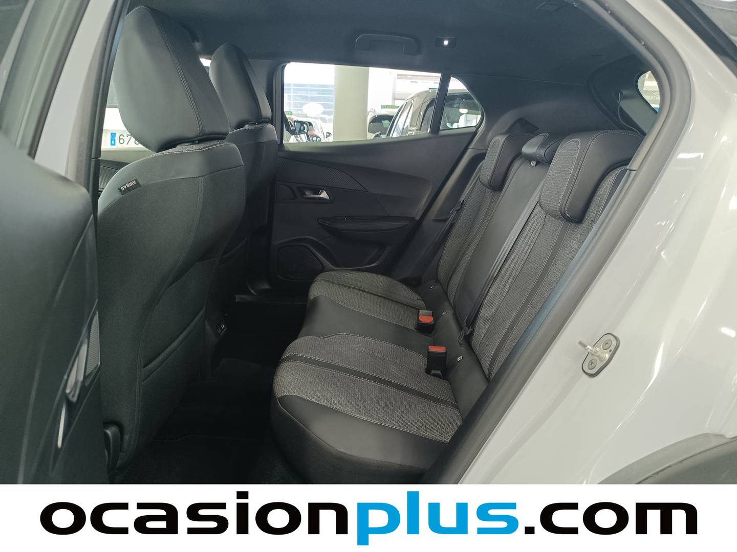 Foto asientos traseros Peugeot 2008 Peugeot 2008 PureTech 130 S&S Allure EAT8 (130 CV)