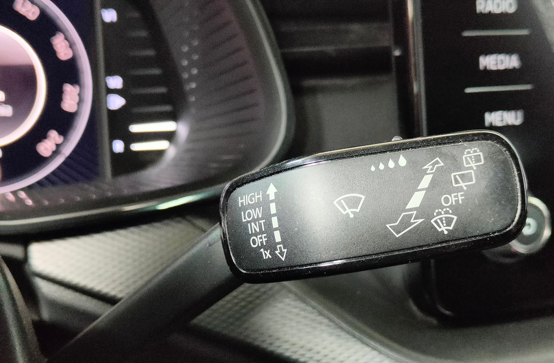 Škoda Kamiq 1.0 TSI Ambition - foto 31