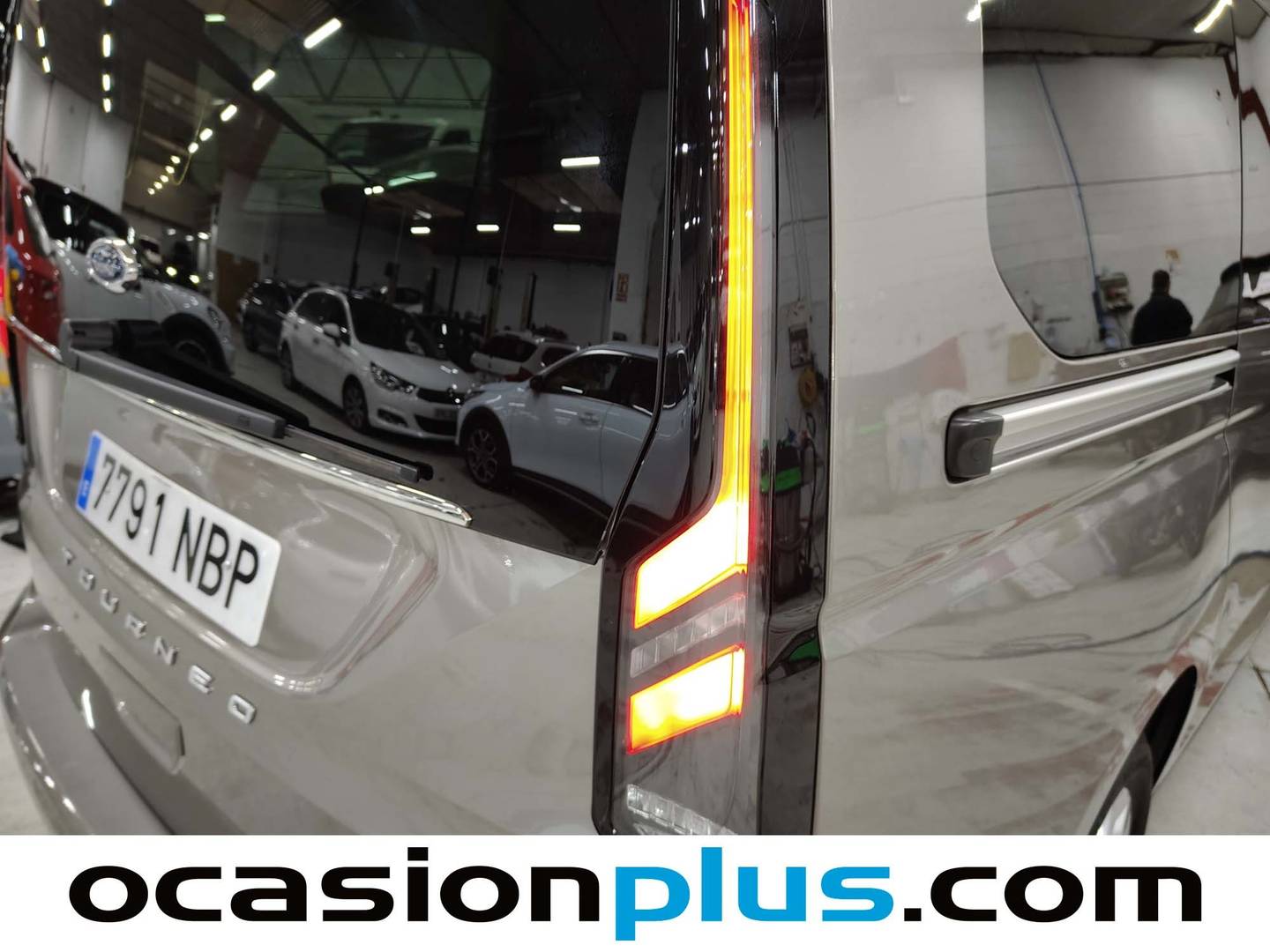 Foto Ford Grand Tourneo Connect Ford Grand Tourneo Connect 2.0 Ecoblue Titanium Auto (7 Plazas) (122 CV)