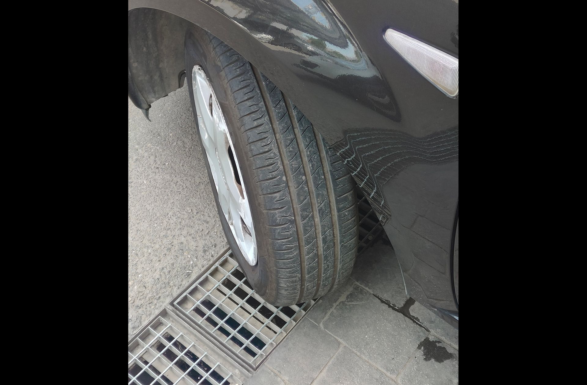 Dacia Sandero Laureate 1.2 - foto 26