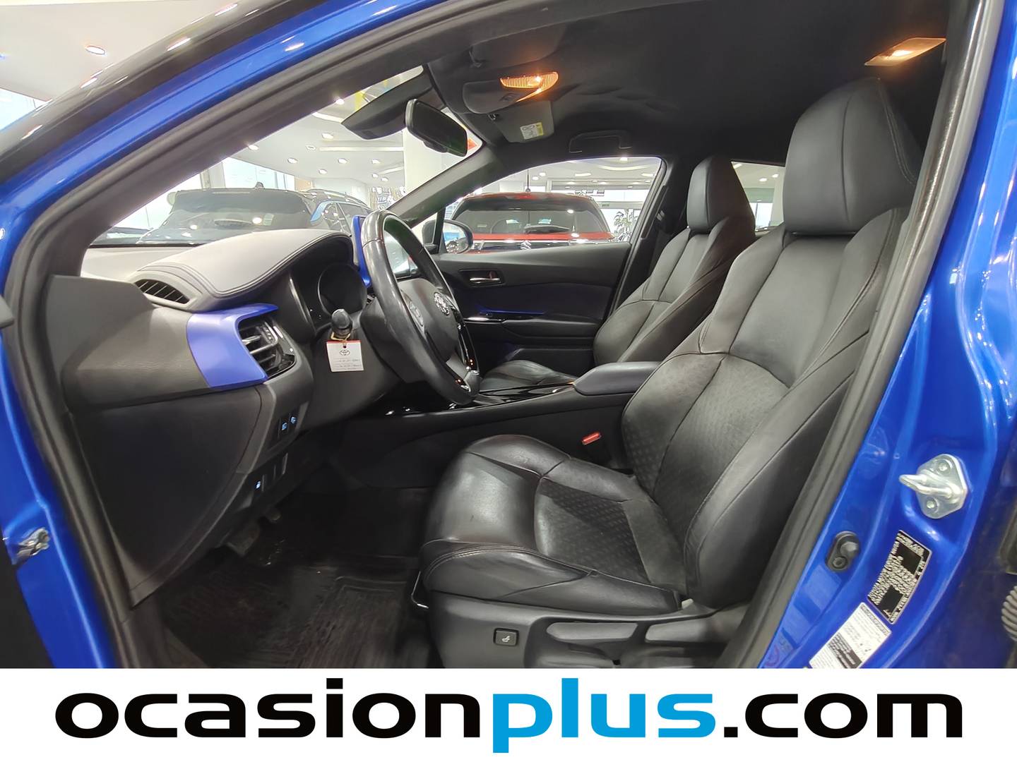 Foto Toyota C-HR Toyota C-HR 1.8 125H Dynamic Plus 90 kW (122 CV)