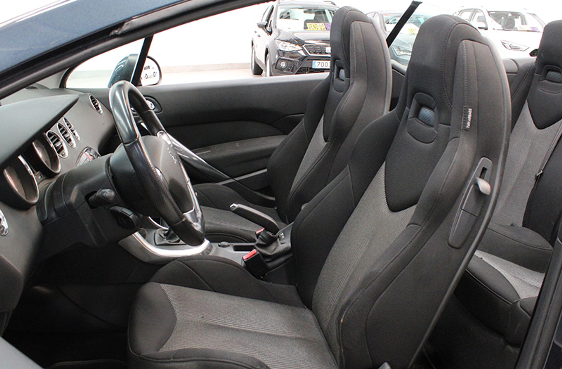 Peugeot 308 CC 2.0 HDi Active FAP - foto 13