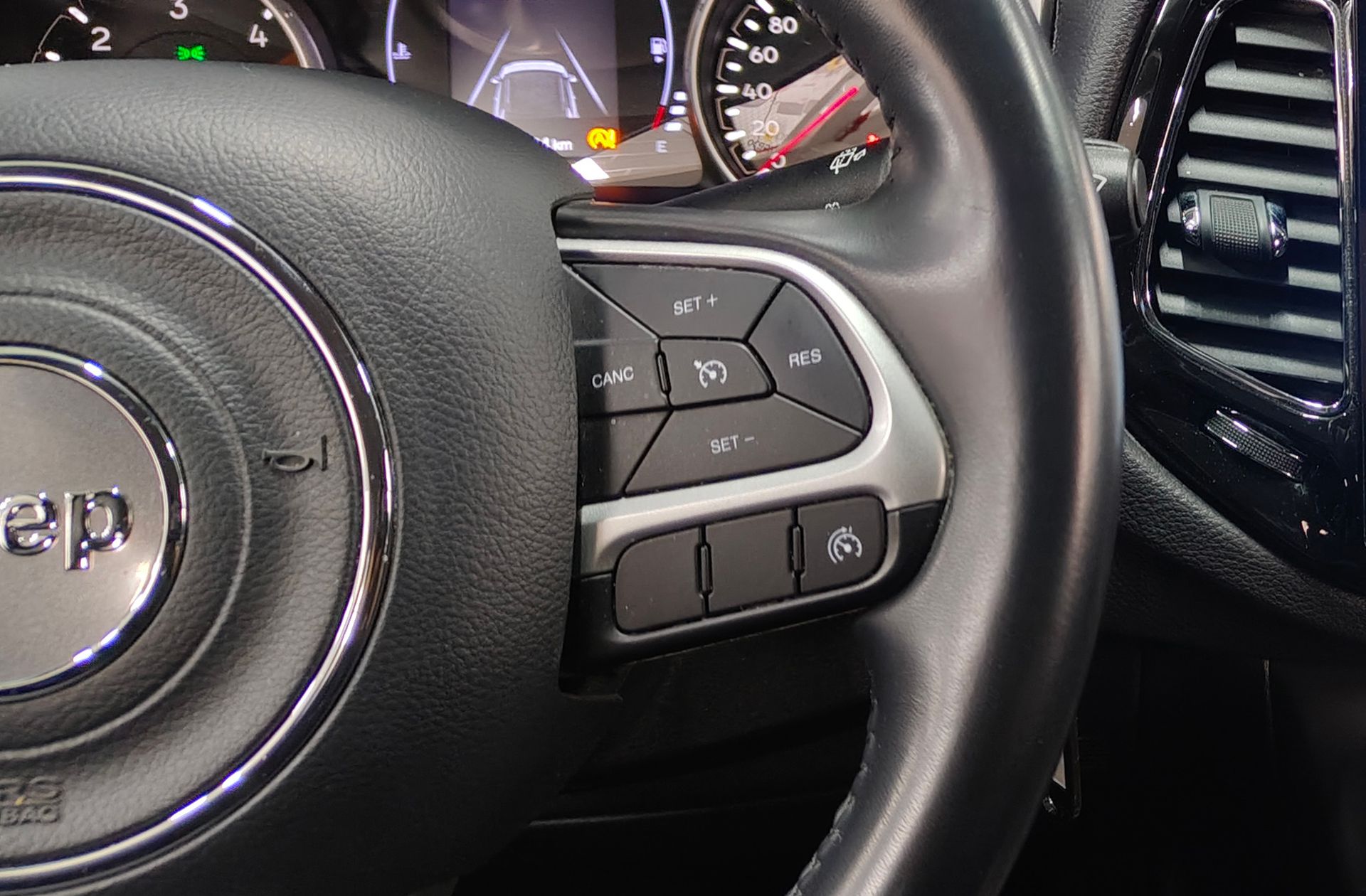 Jeep Compass 1.6 MultiJet Sport 4x2 - foto 24