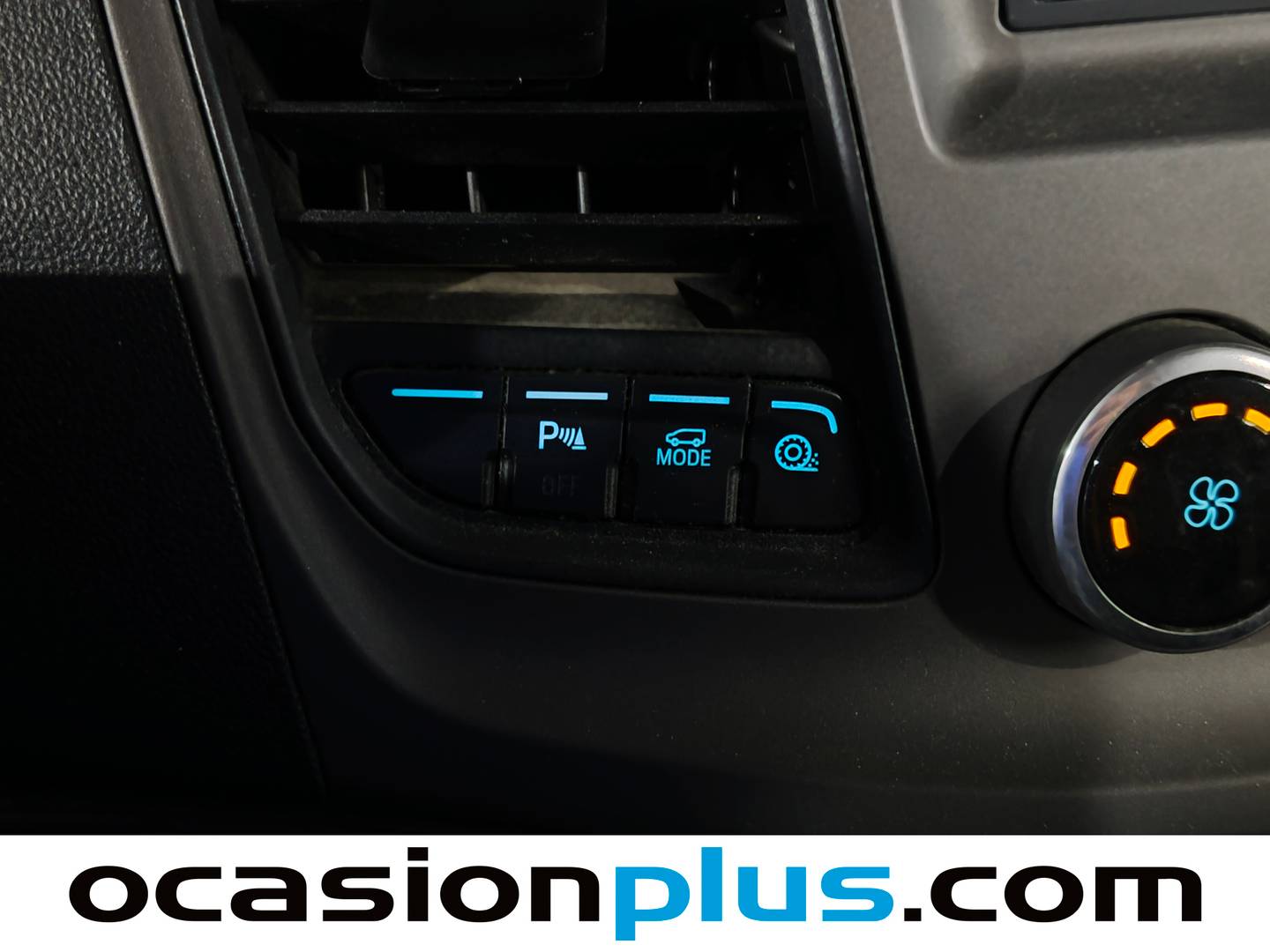 Extras y acabados del Ford Transit Ford Transit Furgon 350 L3H2 Trend (130 CV)