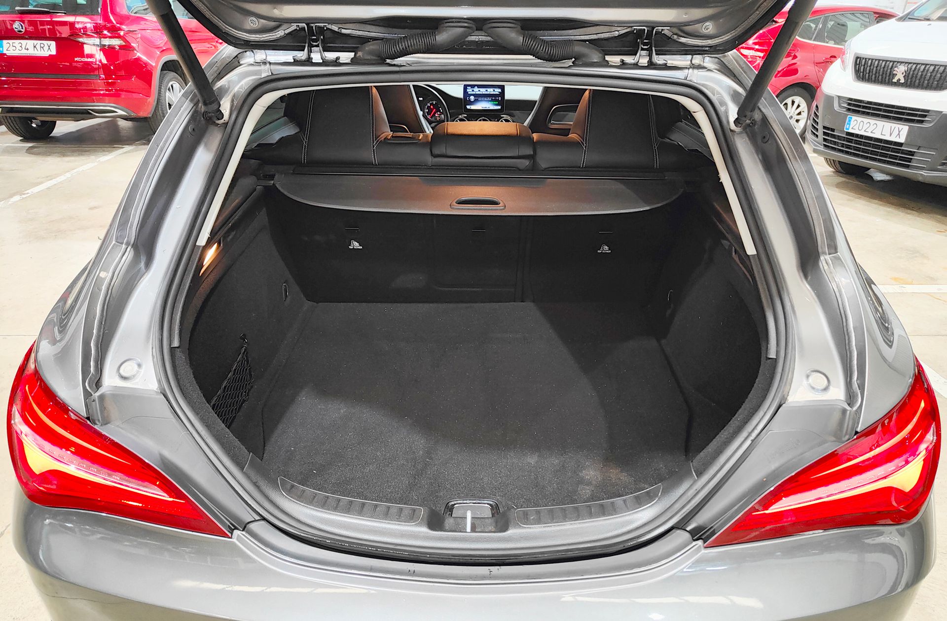 Mercedes-Benz CLA Shooting Brake 200 d Pack AMG - foto 19
