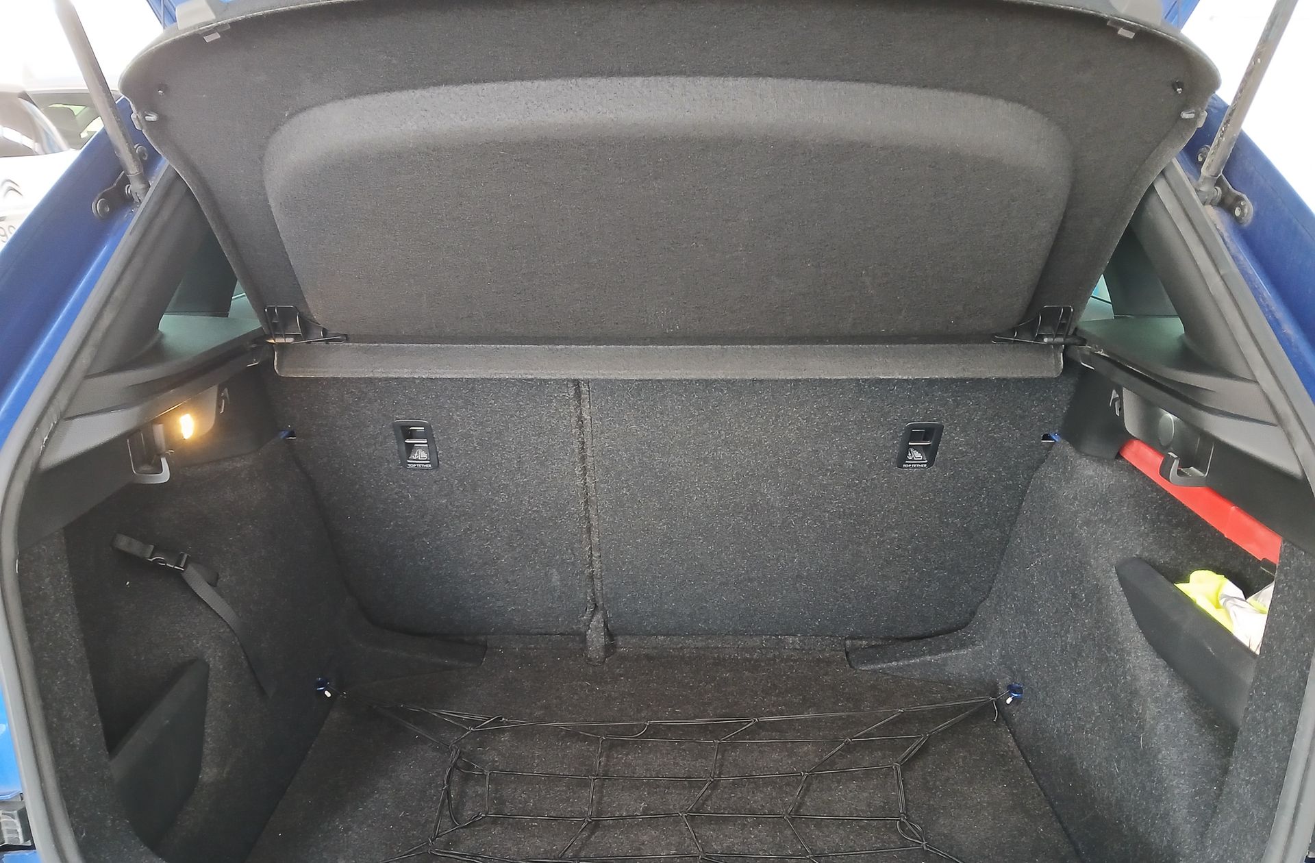 Škoda Kamiq 1.0 TSI Sport - foto 17