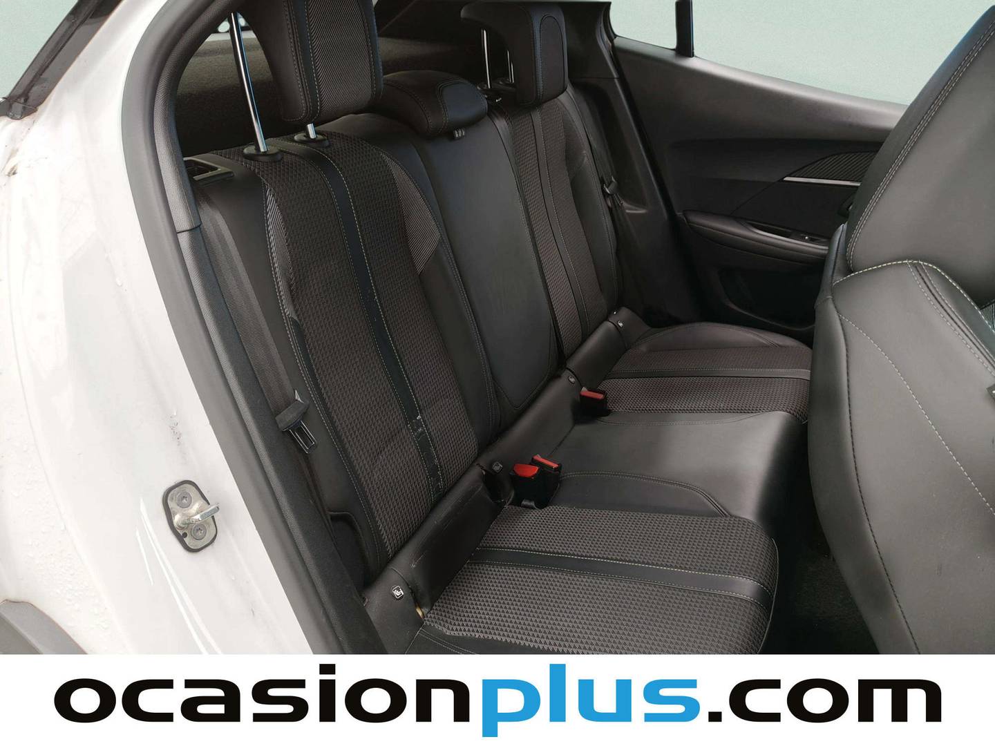 Peugeot 2008 Peugeot 2008 PureTech 130 S&S GT EAT8 (130 CV) automático