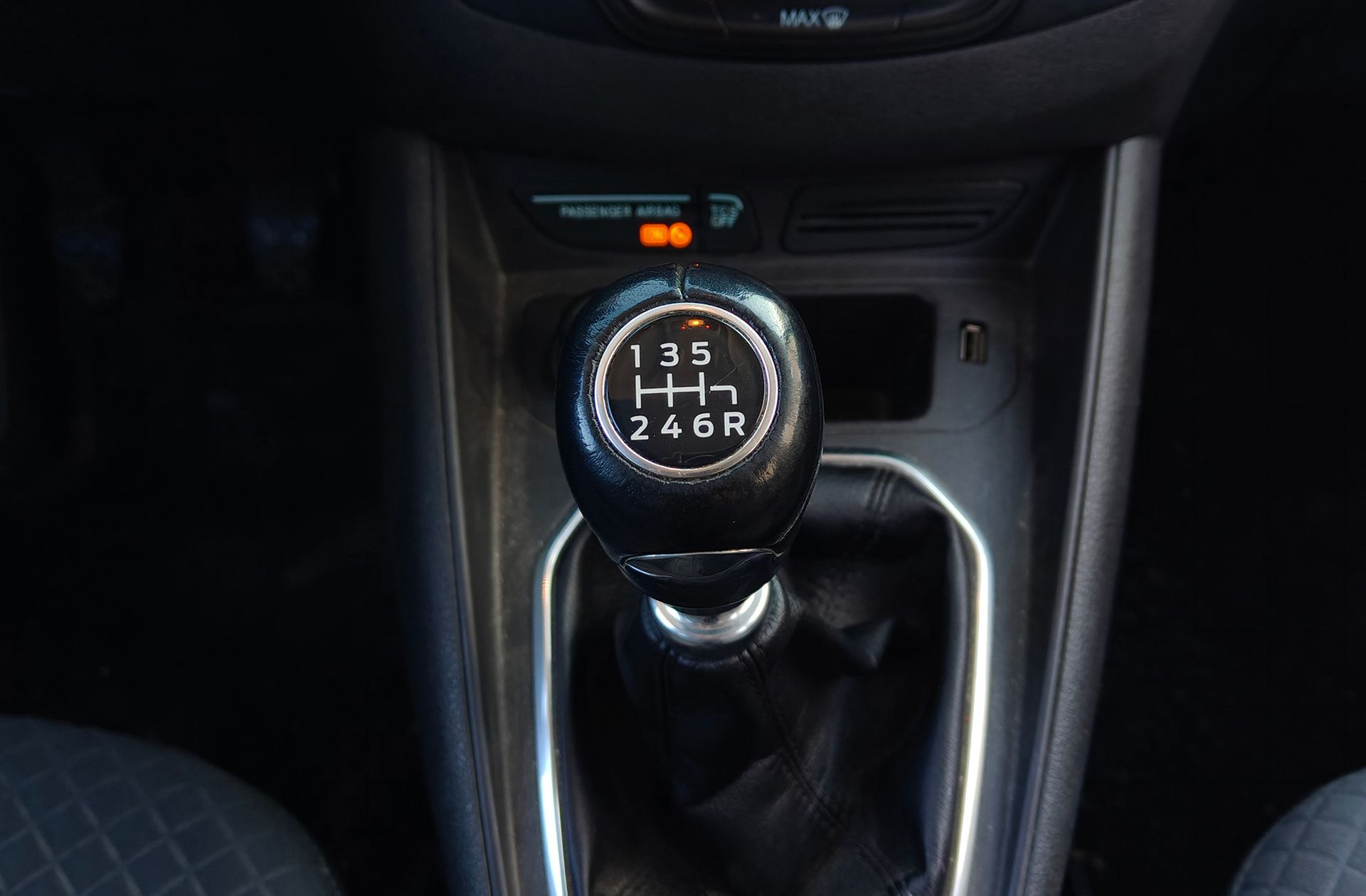 Ford Tourneo Courier 1.0 EcoBoost Titanium - foto 5