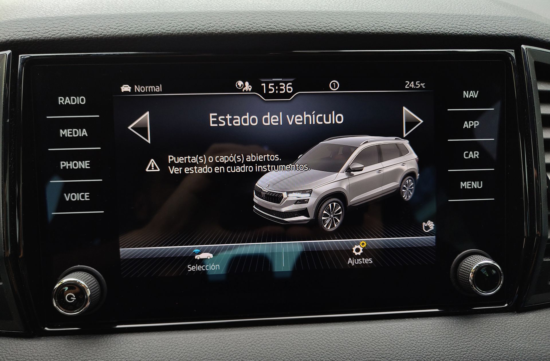 Škoda Karoq 1.5 TSI ACT Sportline - foto 32