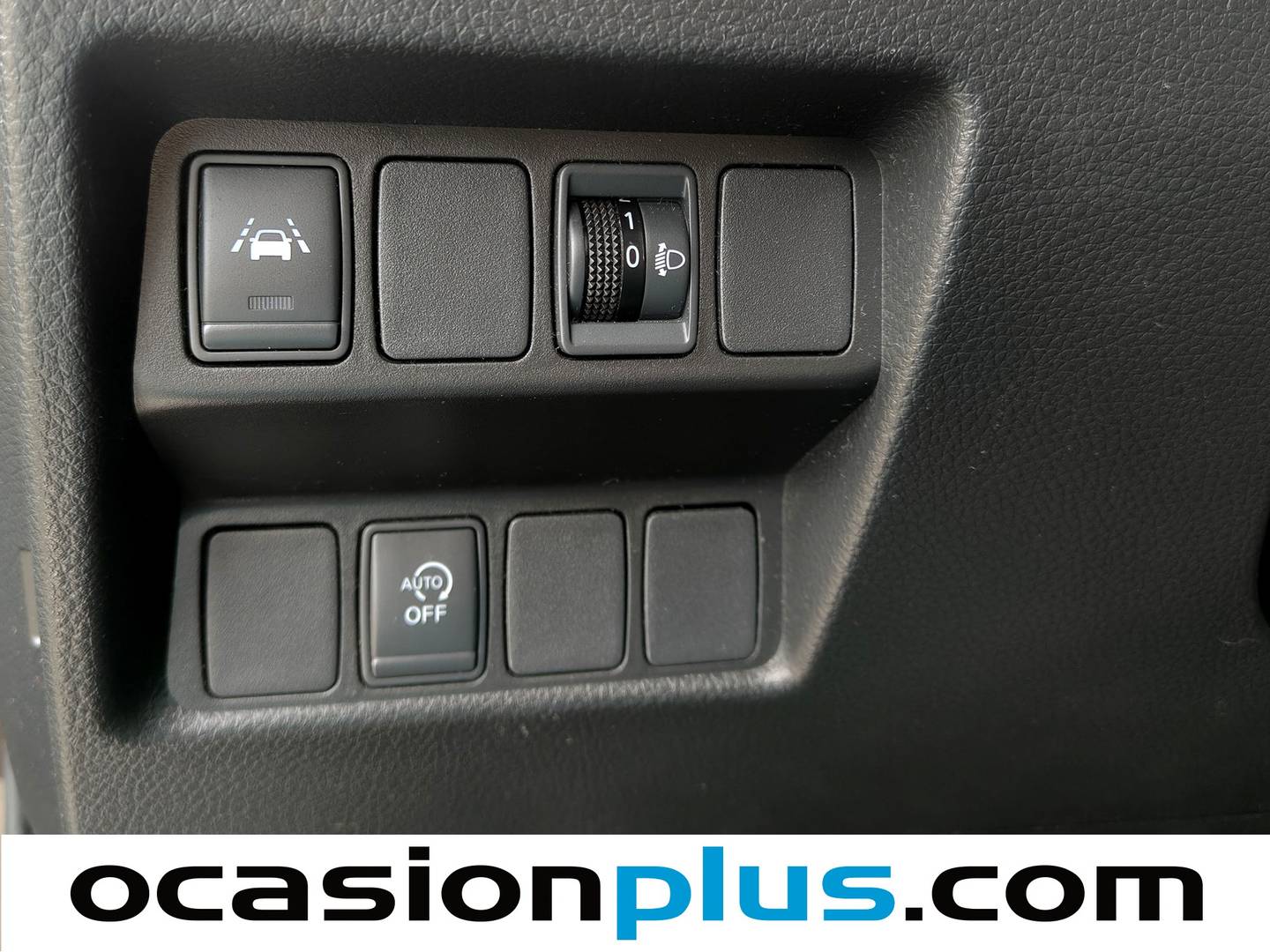 Extras y acabados del Nissan QASHQAI Nissan Qashqai DIG-T 140 N-Connecta (140 CV)