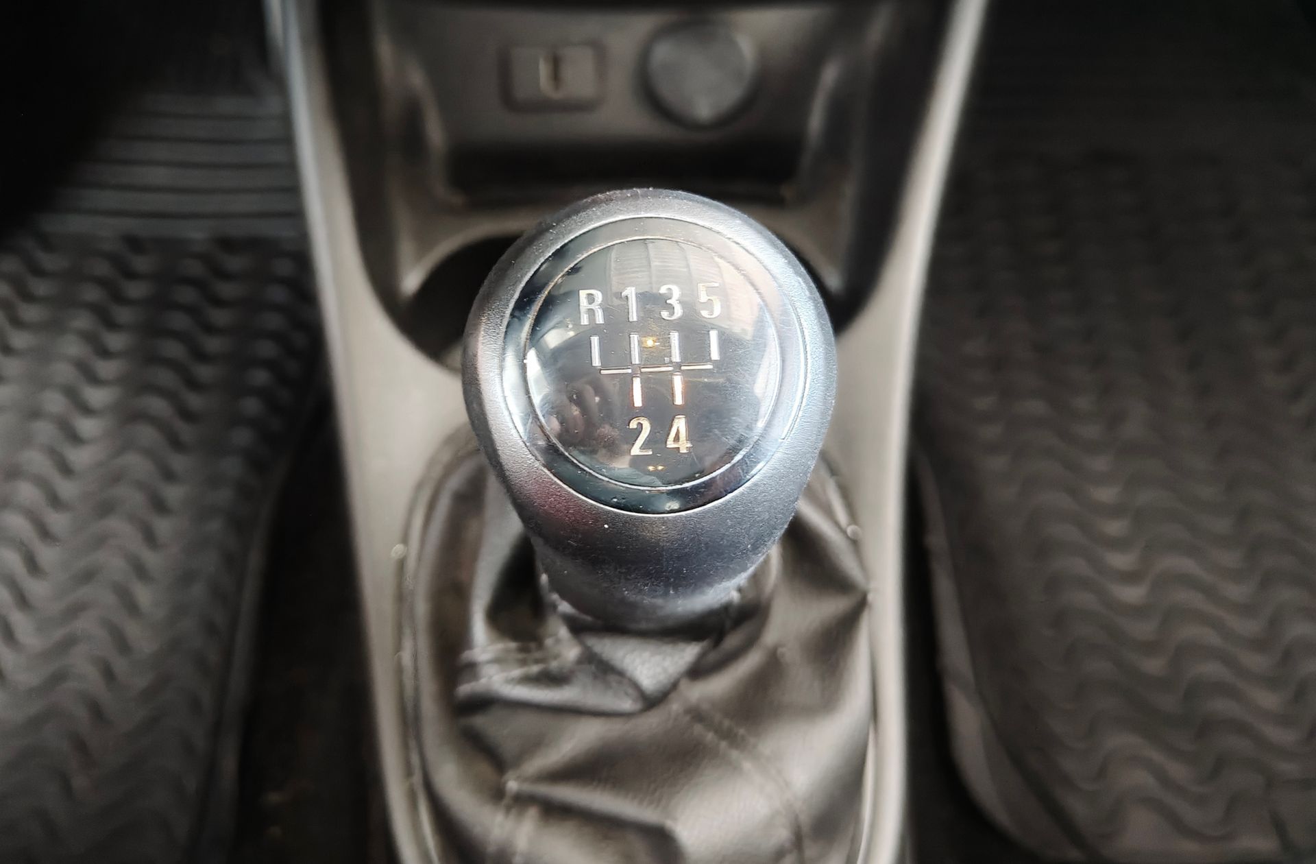 Opel Corsa 1.4 Expression - foto 5
