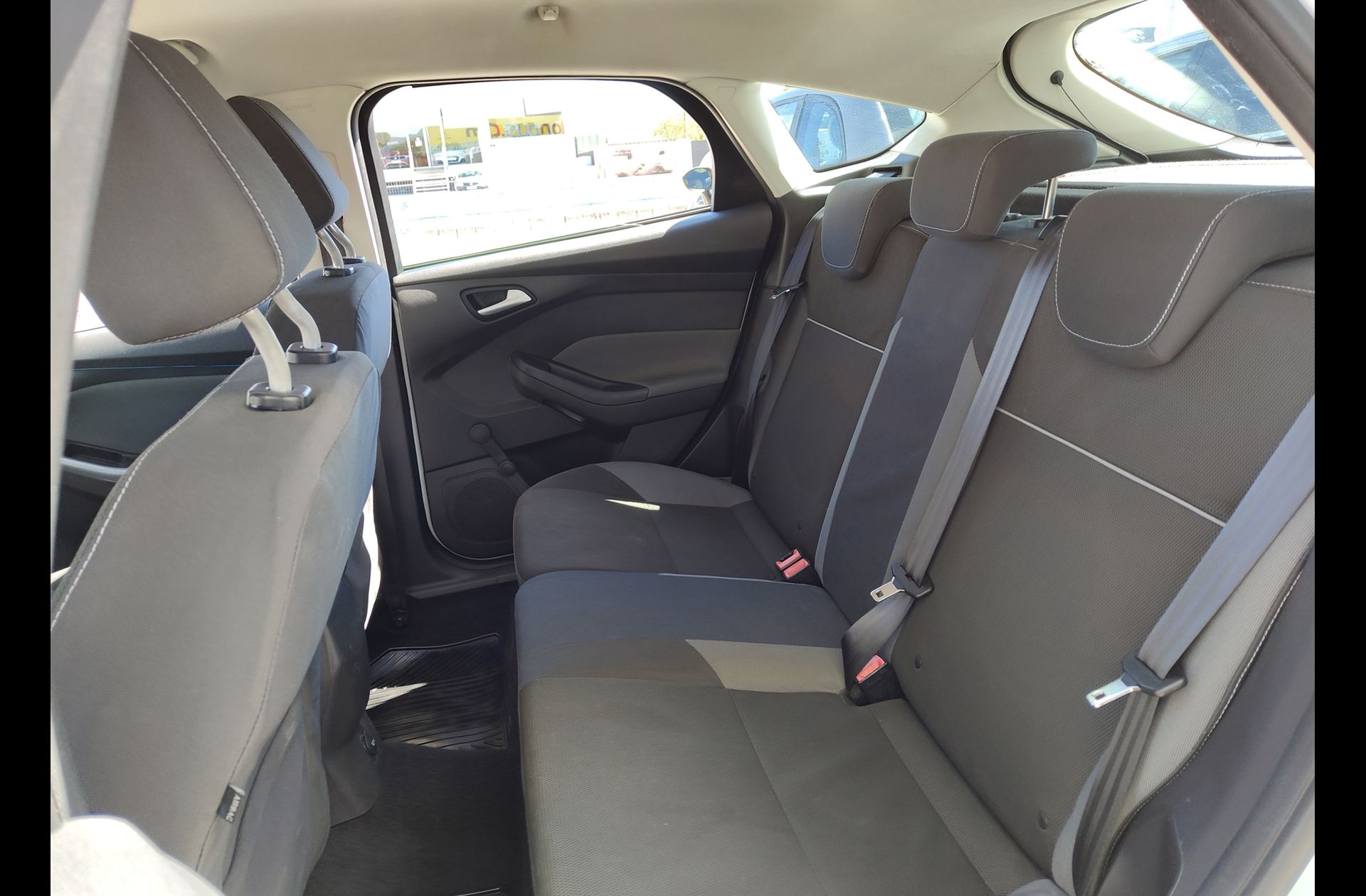 Ford Focus 1.0 EcoBoost Trend - foto 9