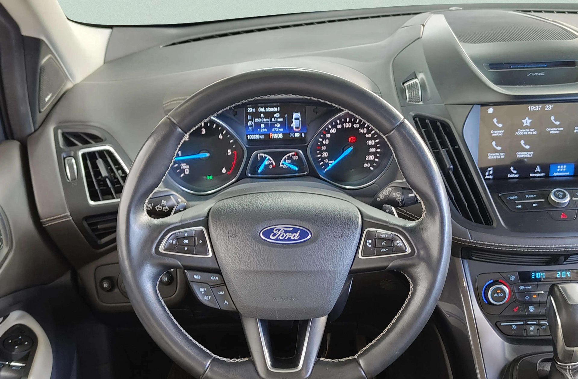 Ford Kuga 2.0 TDCi Vignale 4x4 Powershift - foto 26
