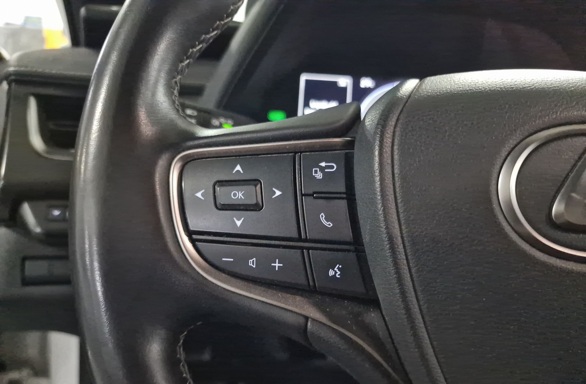 Lexus UX 250h Business 2WD - foto 26
