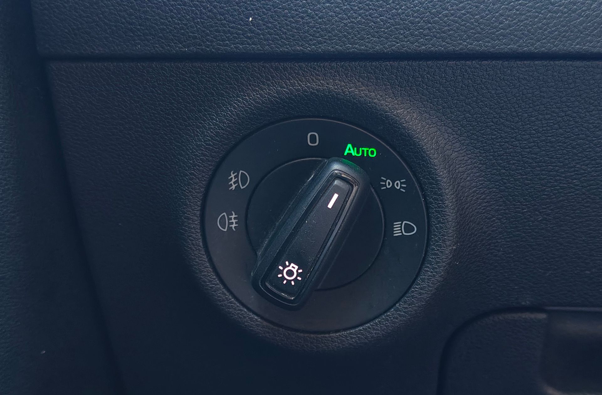 Škoda Karoq 1.5 TSI ACT Ambition DSG - foto 28
