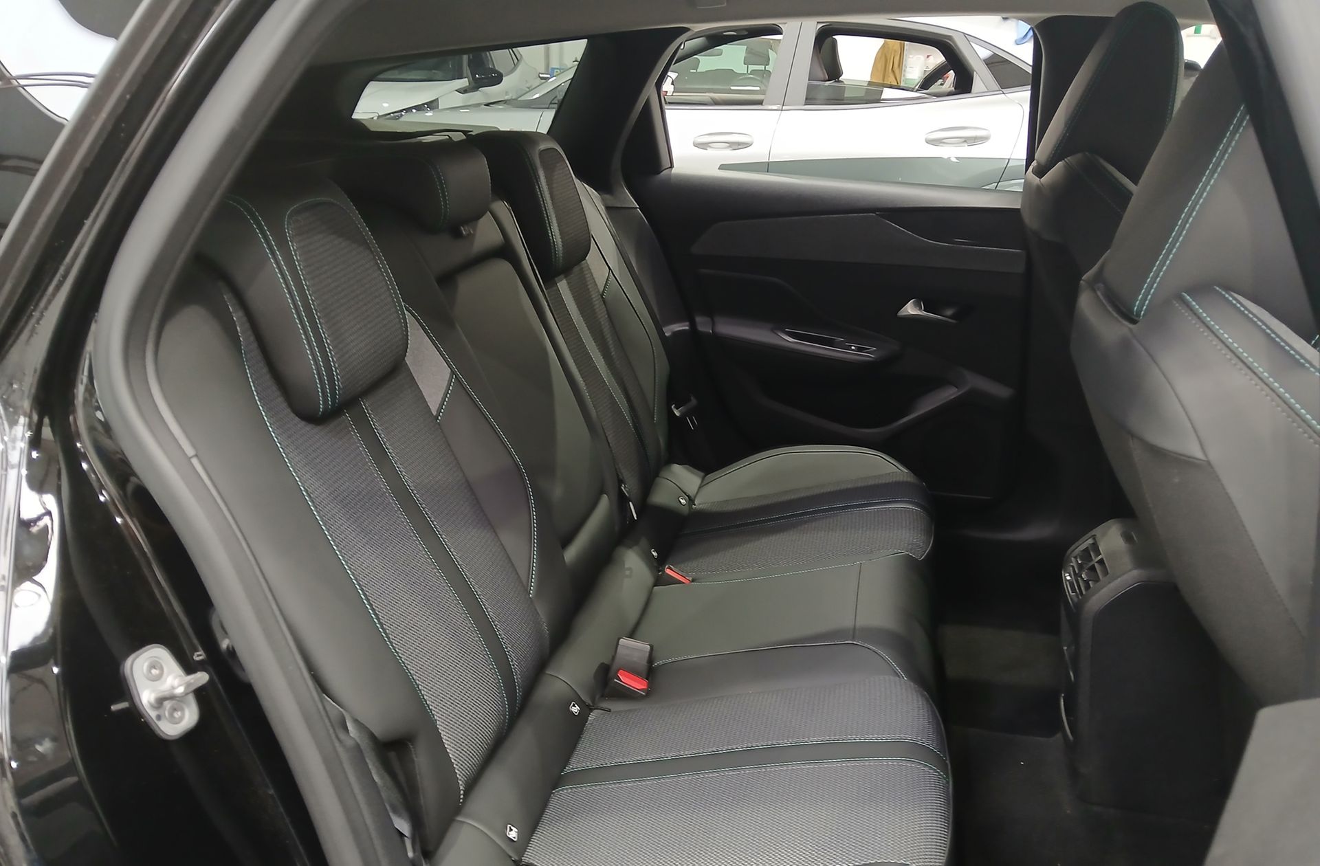 Peugeot 308 SW SW PureTech 130 Allure EAT8 - foto 17
