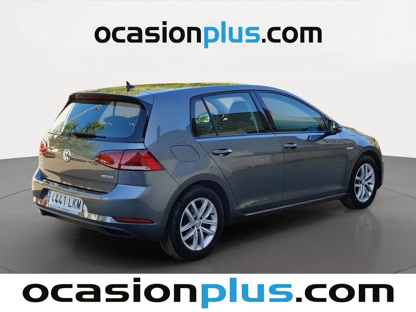 Foto trasera Volkswagen Golf Volkswagen Golf Business 1.5 TSI Evo (130 CV) derecha