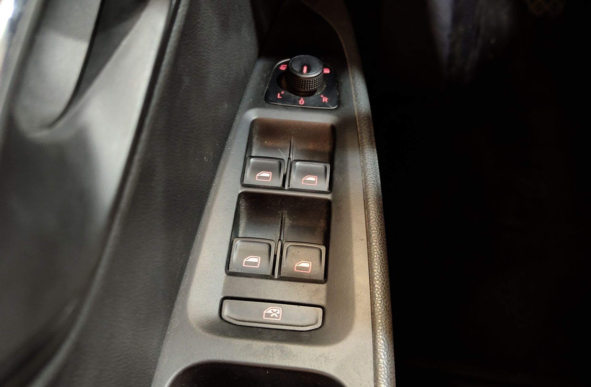 SEAT León 1.6 TDI I-Tech - foto 29