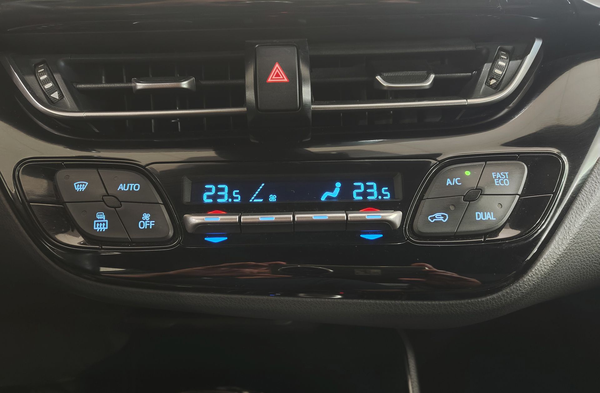 Toyota C-HR 180H Advance - foto 32