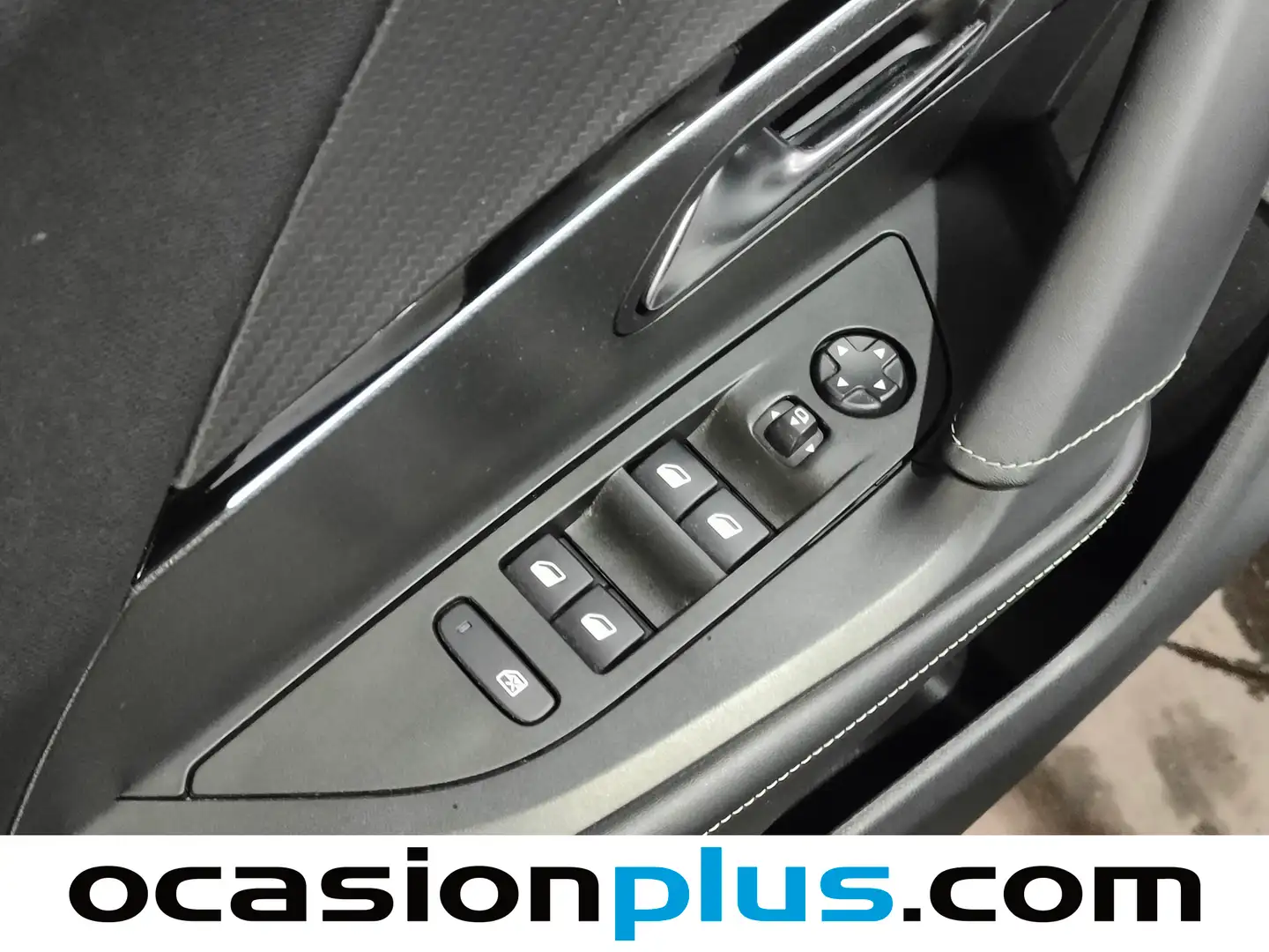 Foto Peugeot 2008 Peugeot 2008 BlueHDI 130 S&S GT Pack EAT8 (130 CV)