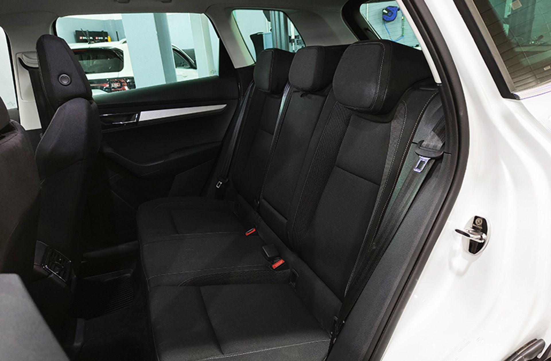 Škoda Karoq 1.0 TSI Ambition - foto 11