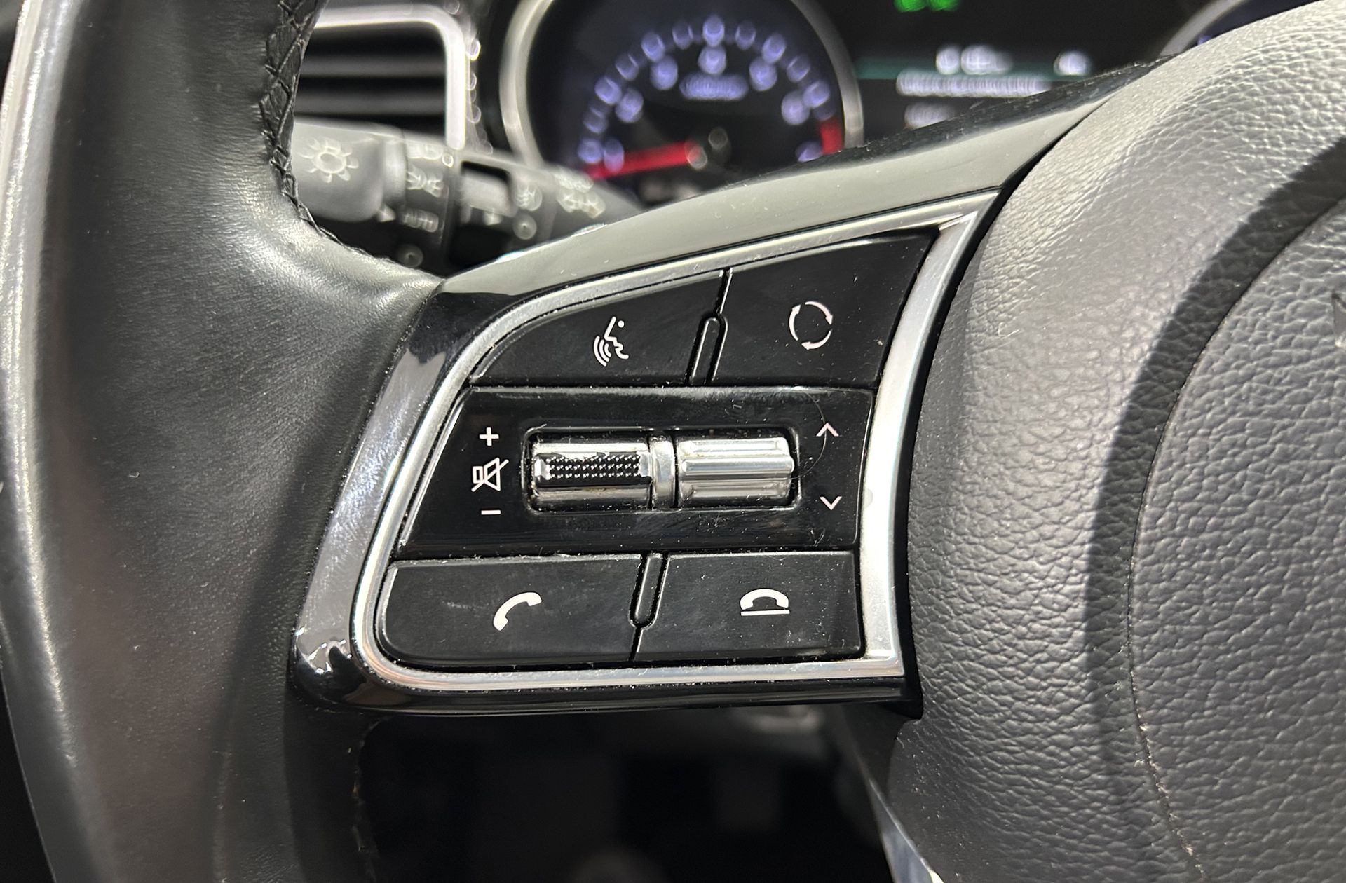Kia XCeed 1.5 MHEV iMT Tech - foto 24
