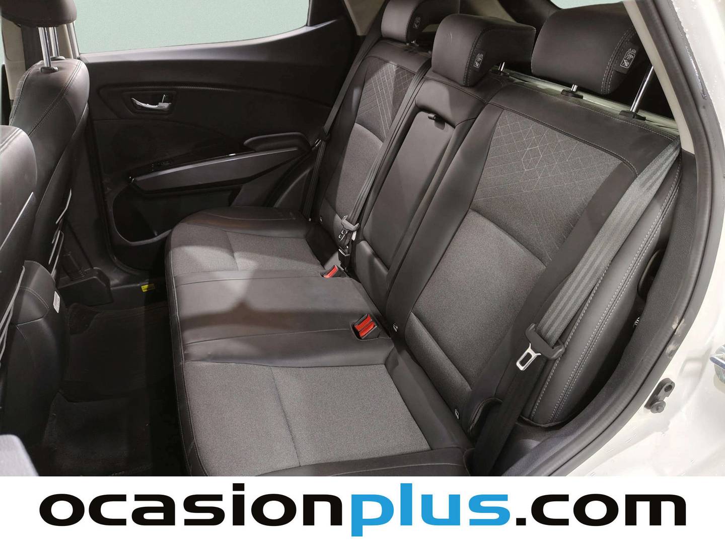 Foto asientos traseros SsangYong Tivoli SsangYong Tivoli G15T Premium (163 CV)