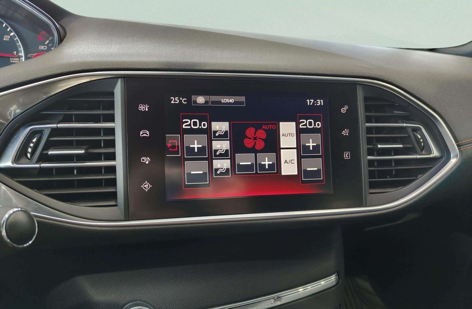 Peugeot 308 PureTech 130 GT Line EAT6 - foto 37