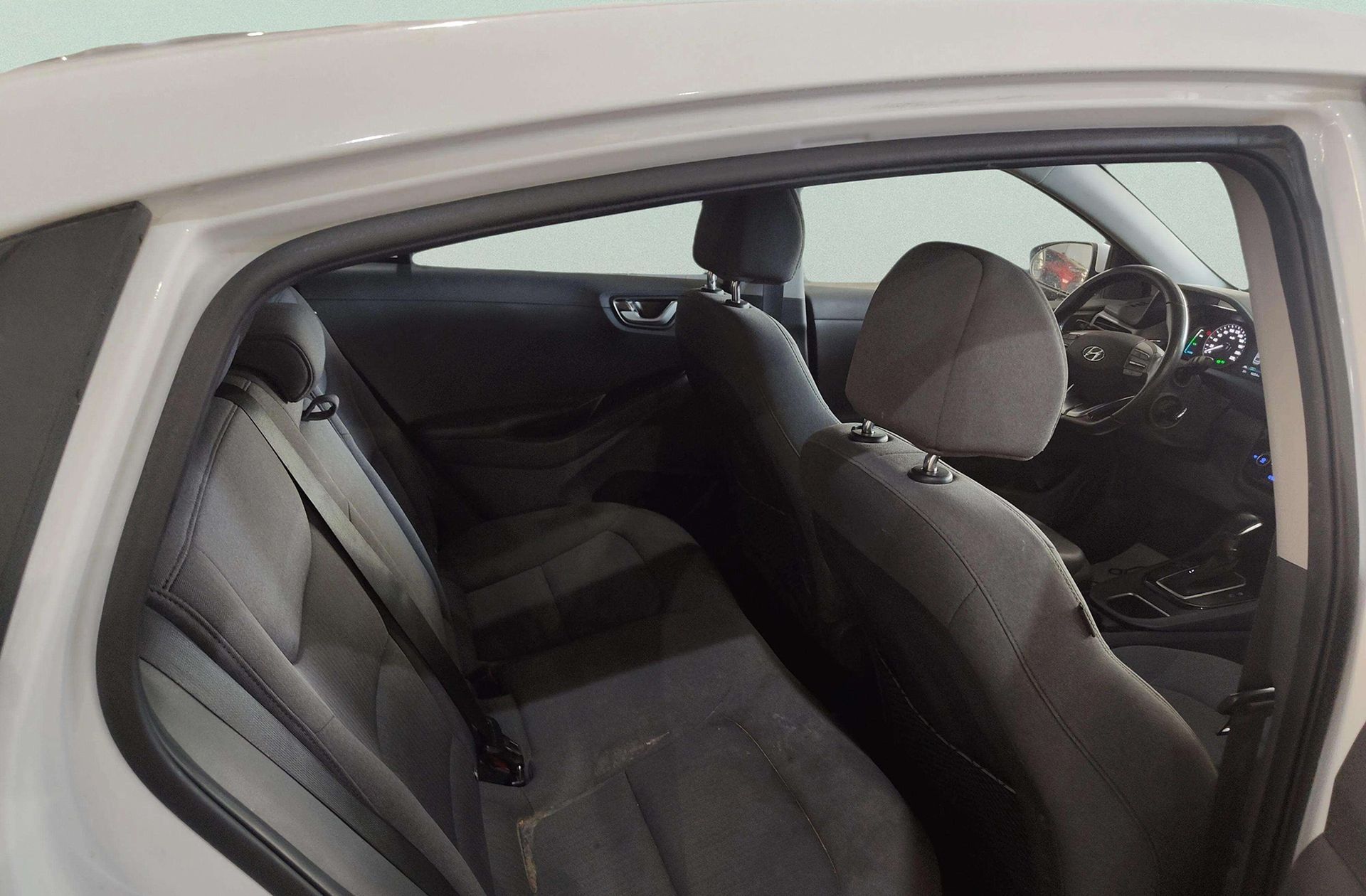 Hyundai Ioniq 1.6 GDI HEV Klass LE DT - foto 18