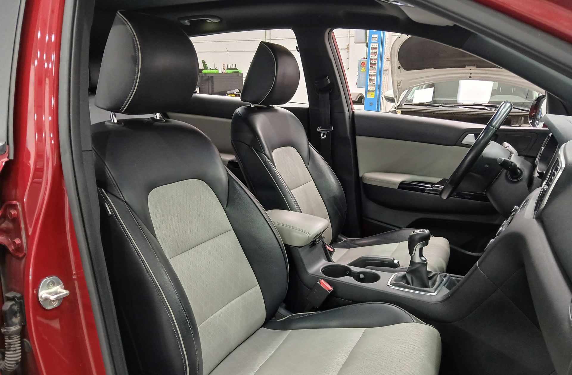 Kia Sportage 1.6 T-GDi GT Line 4x4 - foto 21