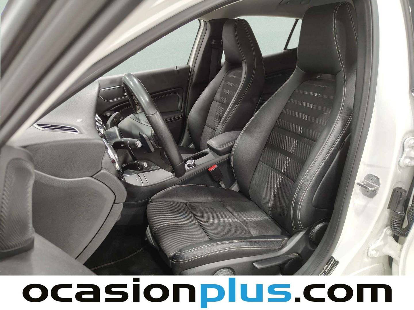 Foto asientos delanteros Mercedes GLA Mercedes GLA 220d 4Matic (177 CV)
