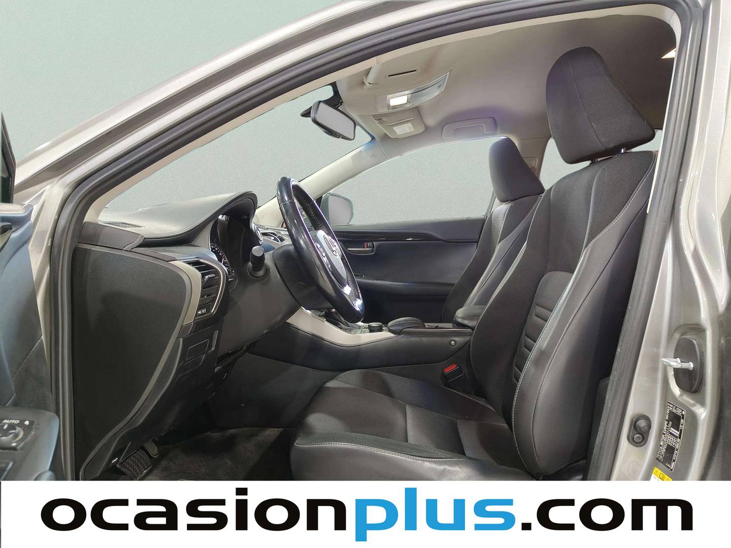 Lexus NX Lexus NX 300h Corporate 2WD + Navibox (197 CV) de segunda mano