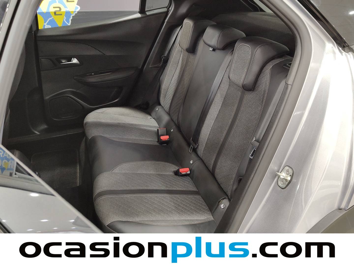 Foto asientos traseros Peugeot 2008 Peugeot 2008 Allure Hybrid eDCS6 (145 CV)