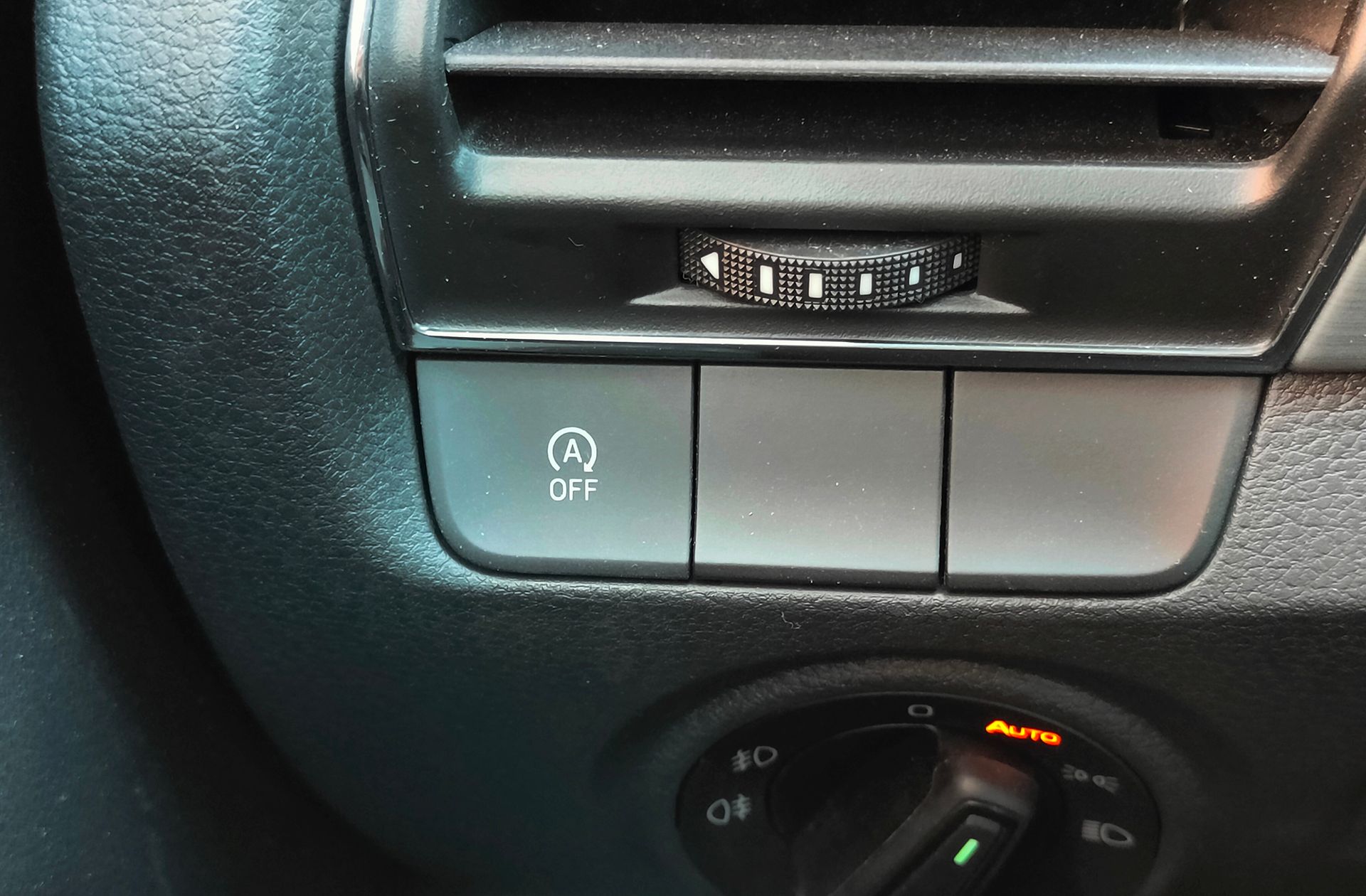 Škoda Fabia 1.0 MPI Like - foto 7