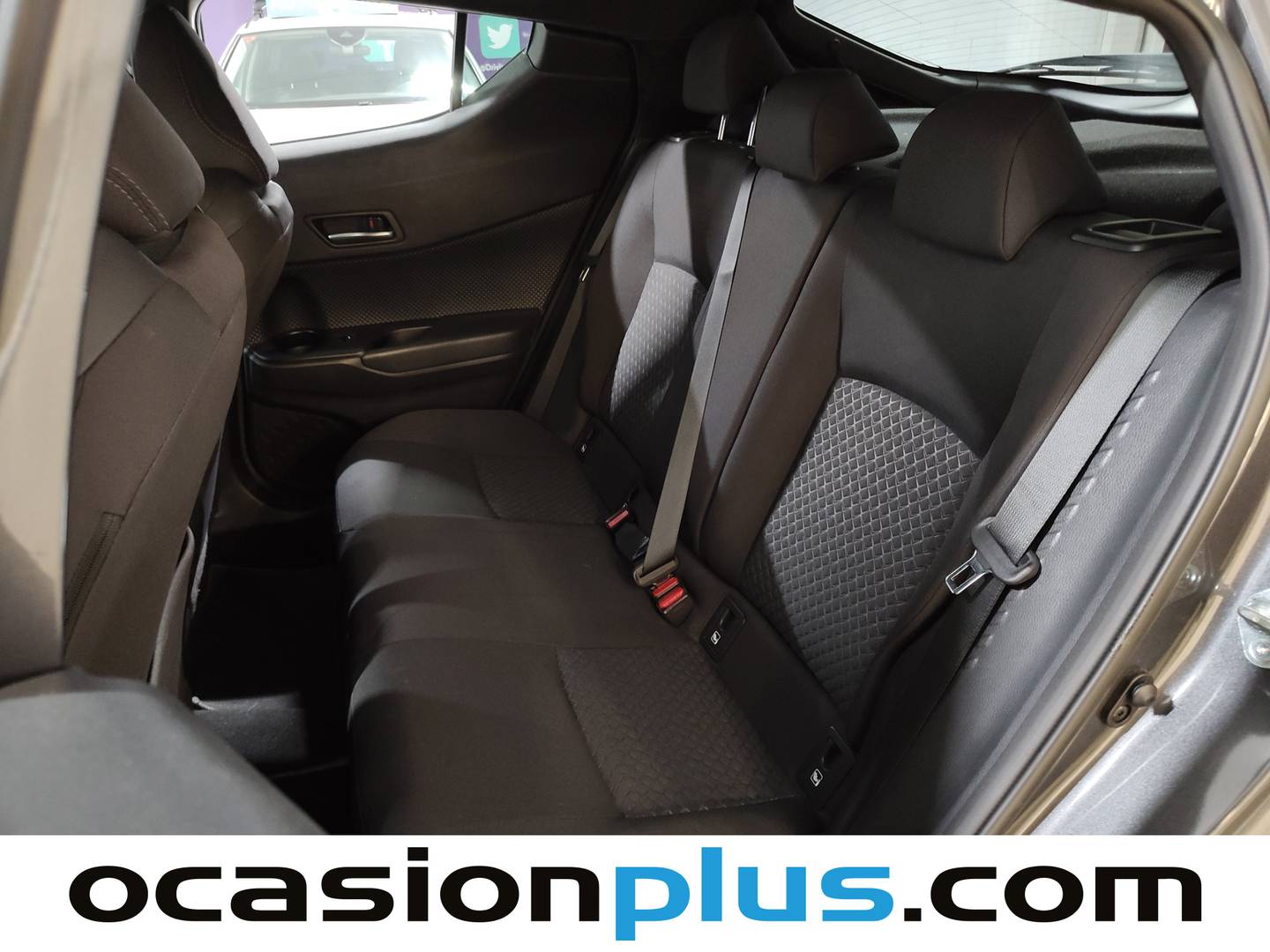 Foto asientos traseros Toyota C-HR Toyota C-HR 180H Advance (184 CV)