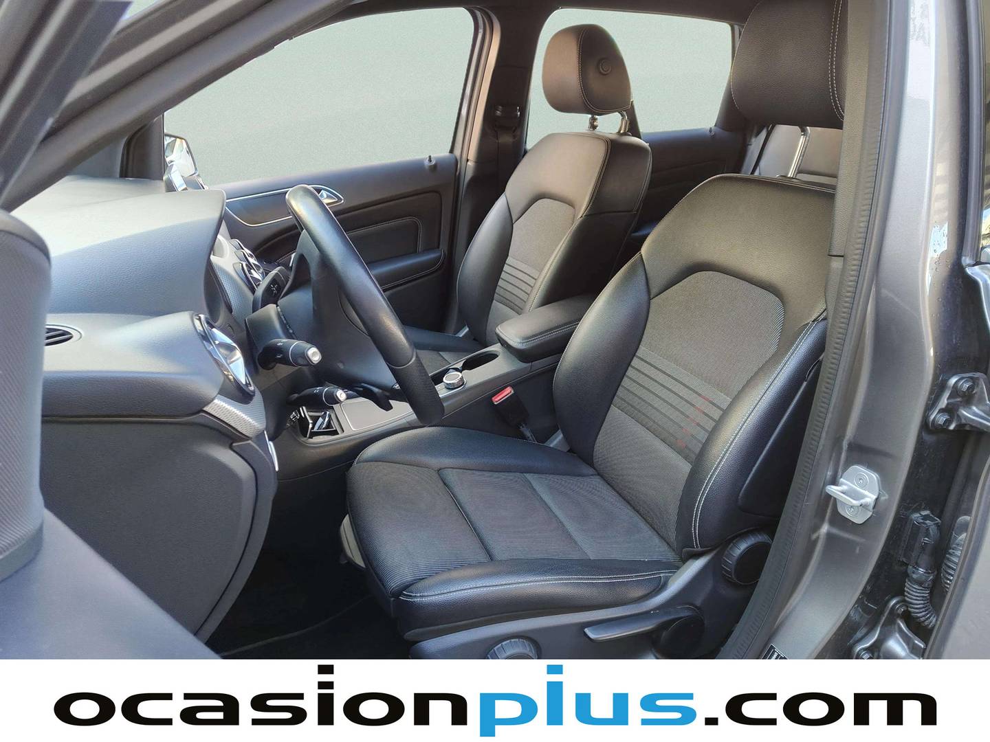 Foto asientos delanteros Mercedes Clase B Mercedes Clase B 200 d Urban (136 CV)