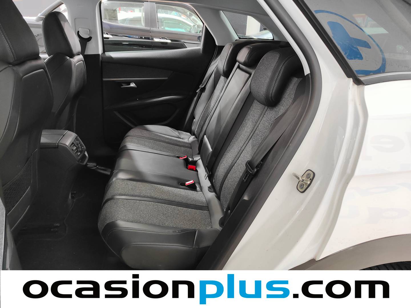 Foto Peugeot 3008 Peugeot 3008 PureTech 130 Allure EAT6 (130 CV)